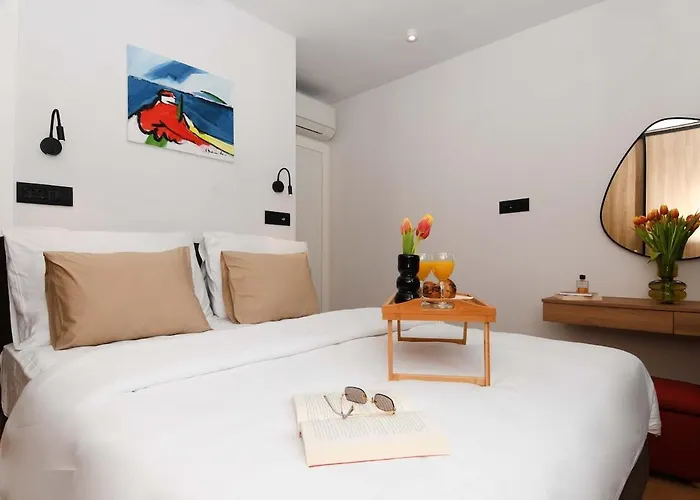 Manina - Boutique & Cozy Retreat Apartament *